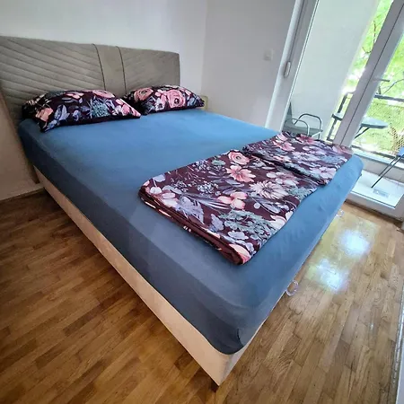 Stan Sa Garazom Apartment *