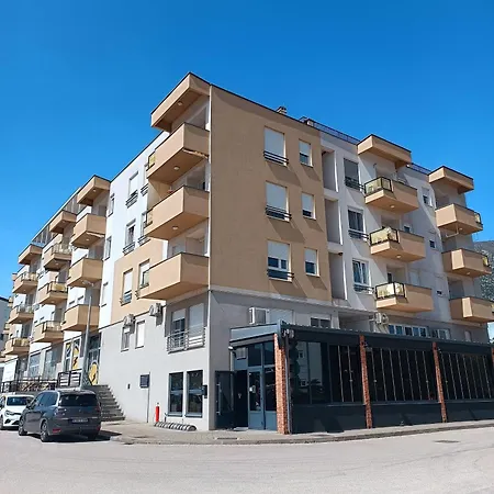 Stan Sa Garazom Apartment Mostar